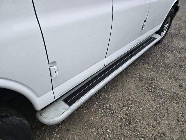 Used 2024 GMC Savana 2500 w/ Driver Convenience Package image 10