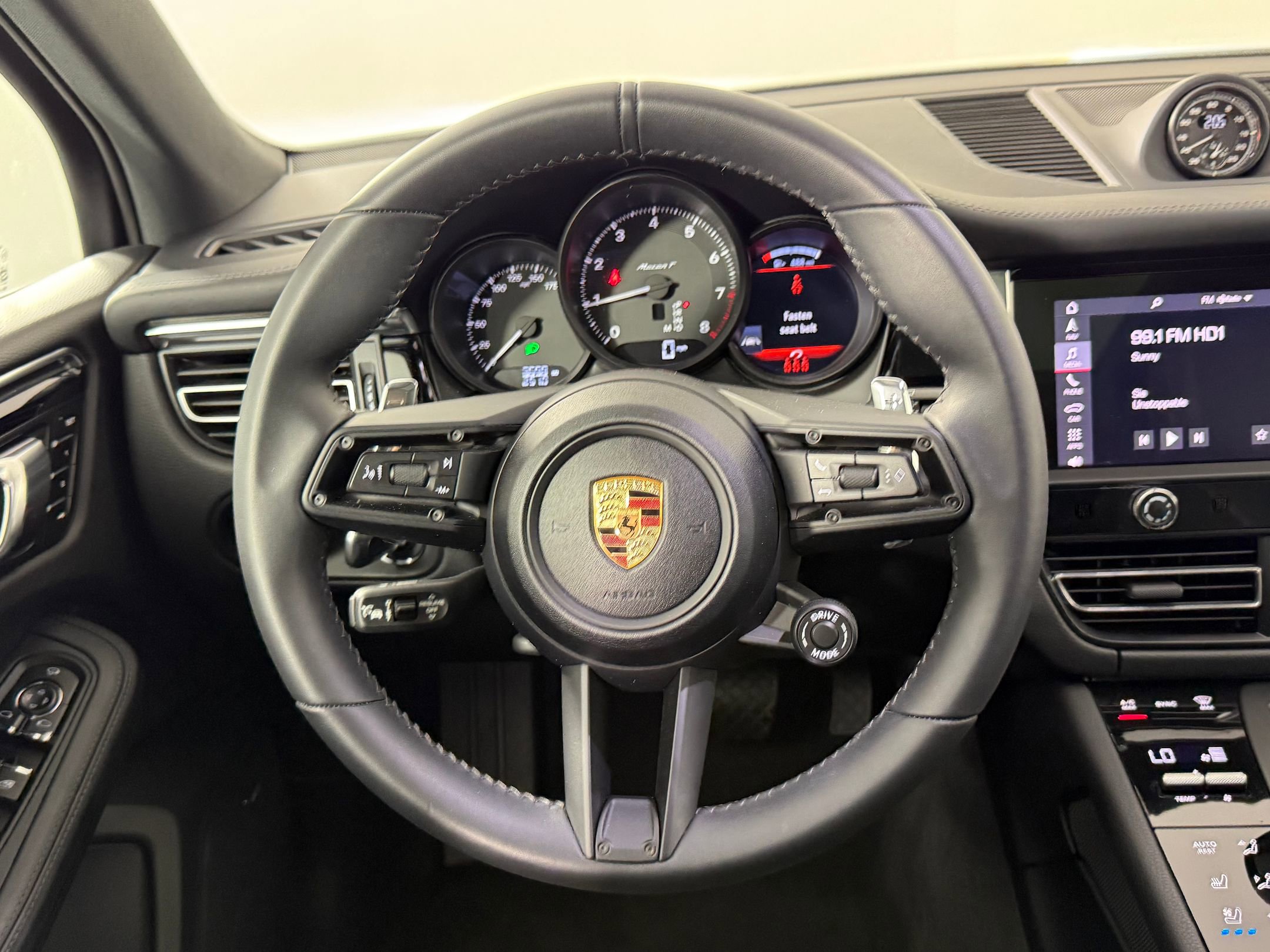 New 2025 Porsche Macan Turbo image 19