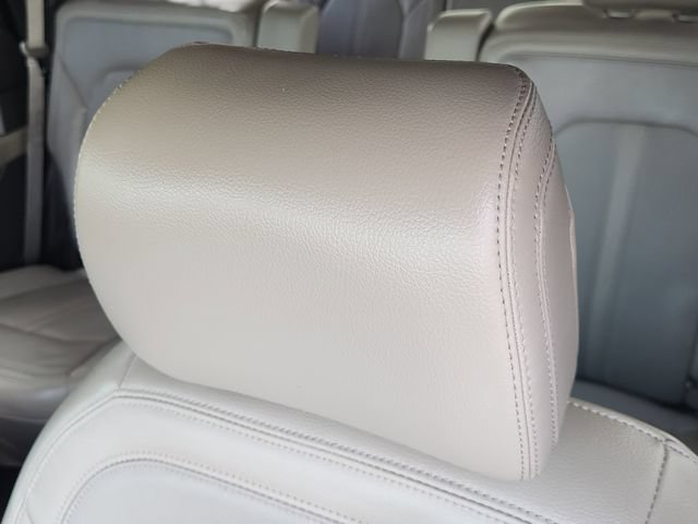 Used 2019 Ford Expedition Limited w/ Texas Edition Package RWD image 15