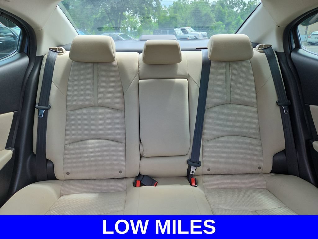 Used 2018 MAZDA MAZDA3 Sport w/ Preferred Equipment Package FWD image 12