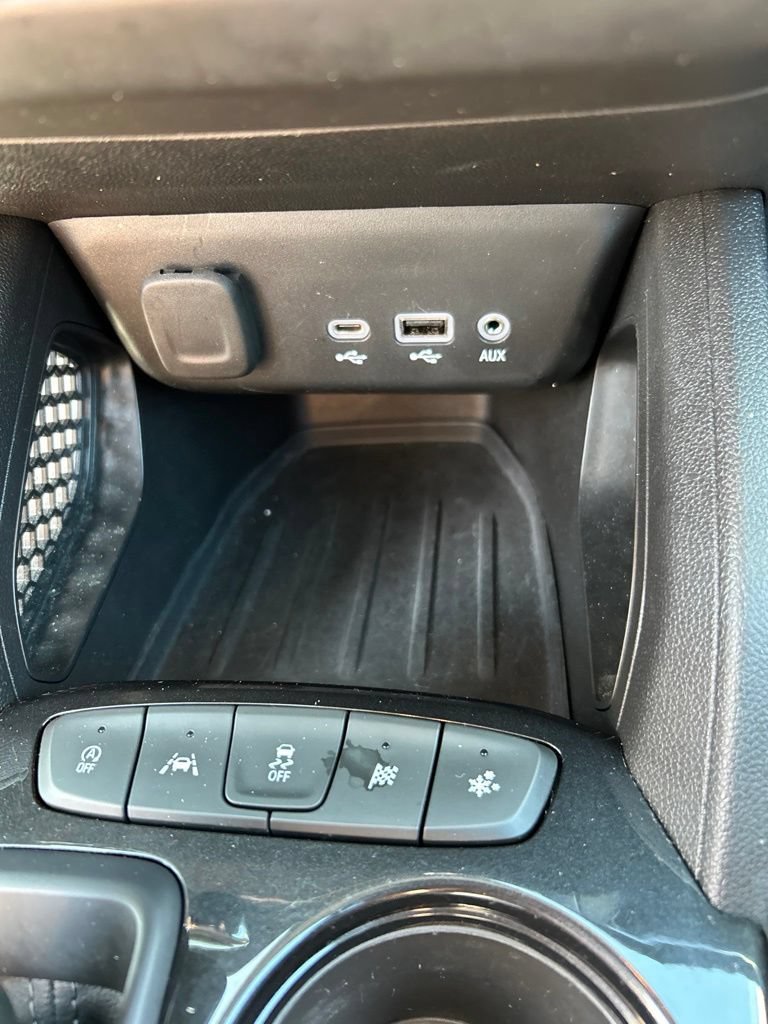 Used 2022 Chevrolet TrailBlazer LT w/ Convenience Package FWD image 11