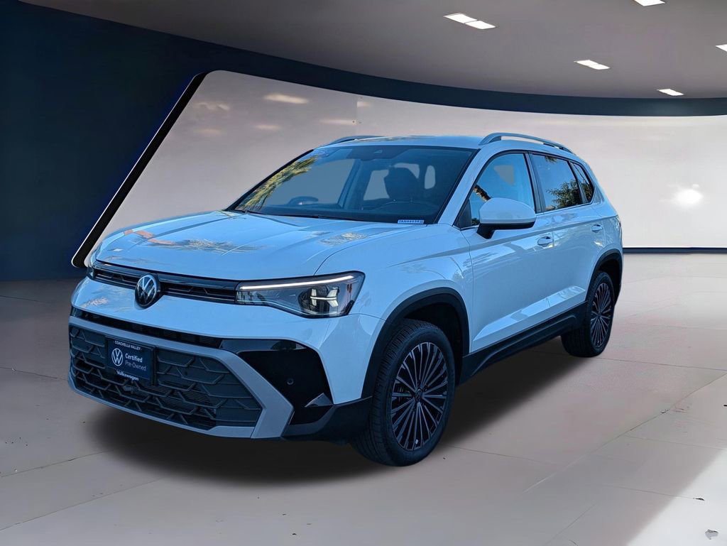 Certified 2025 Volkswagen Taos SE FWD image 8