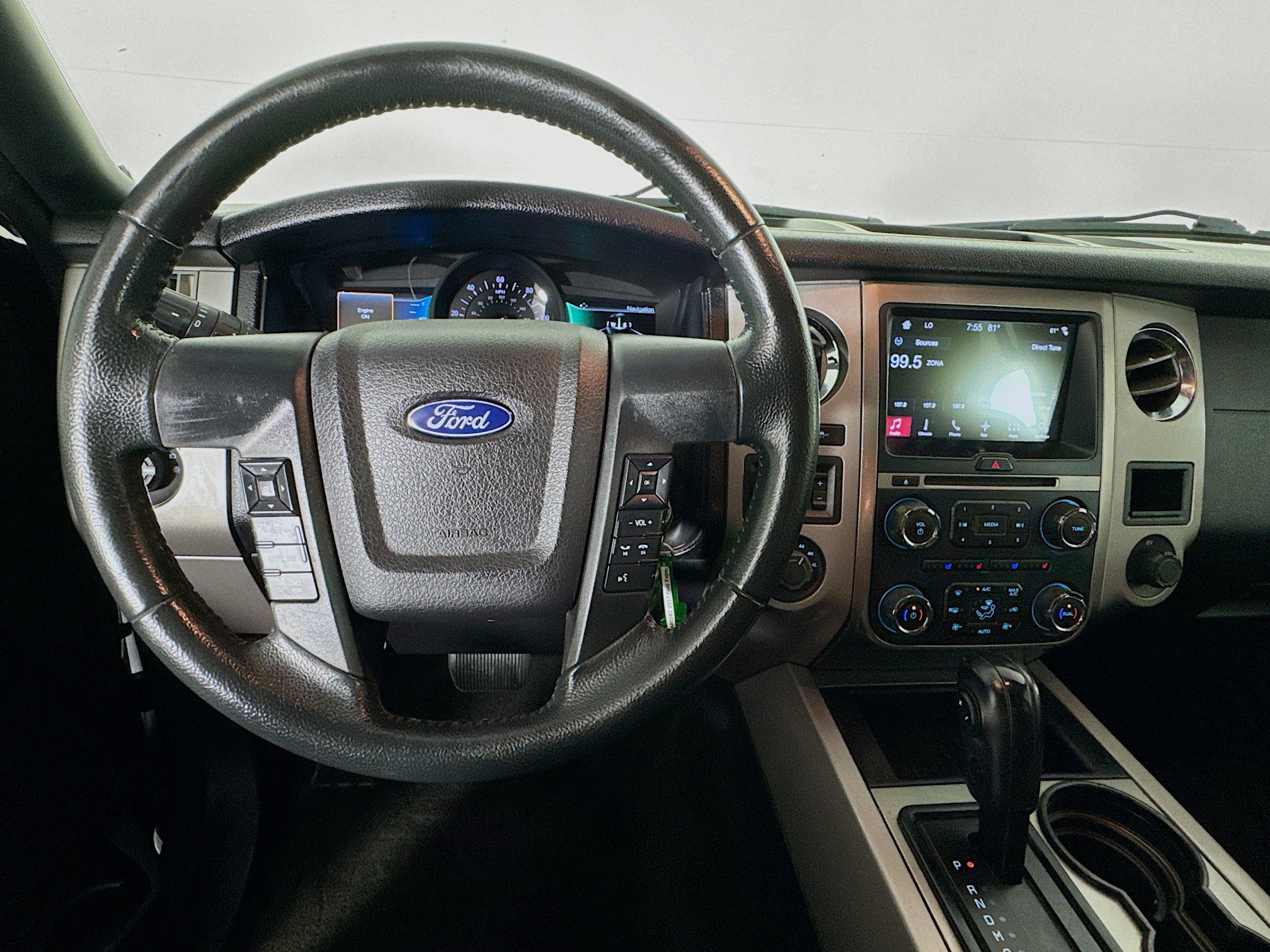 Used 2017 Ford Expedition XLT w/ Equipment Group 202A AWD/4WD image 10