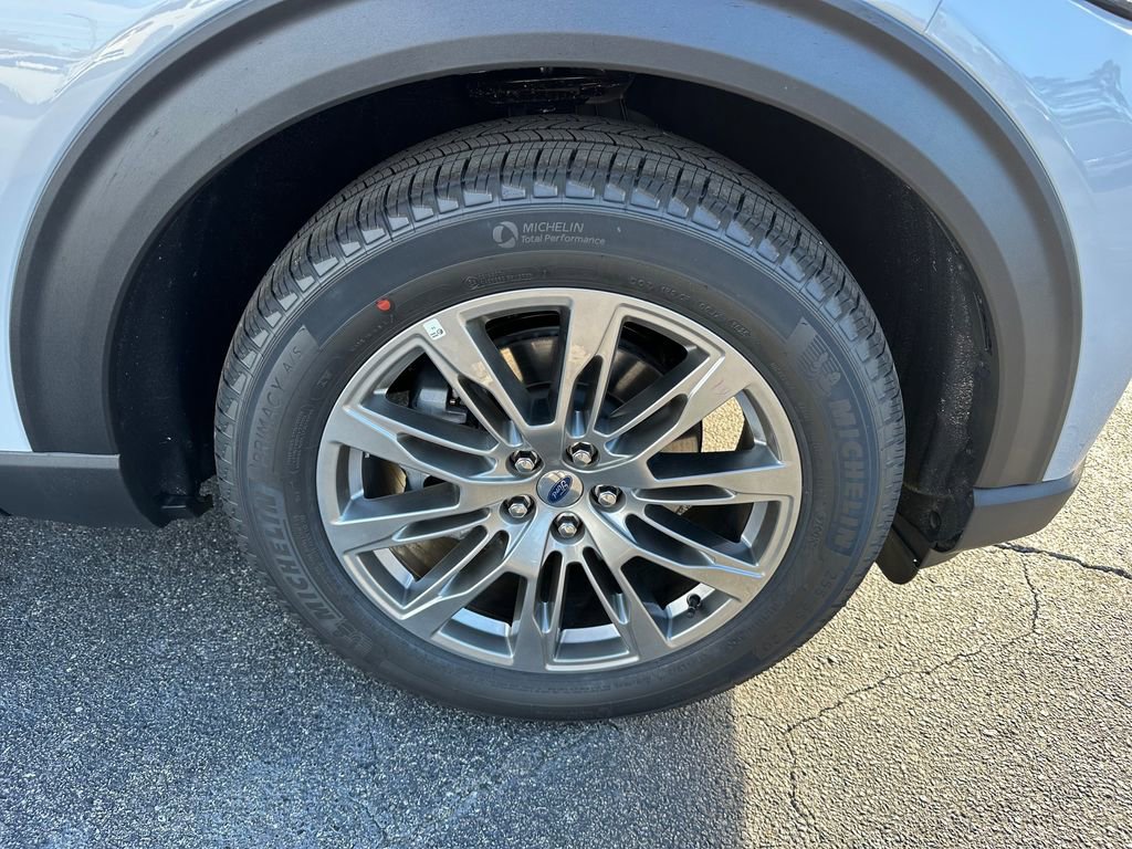 New 2025 Ford Explorer Platinum image 15