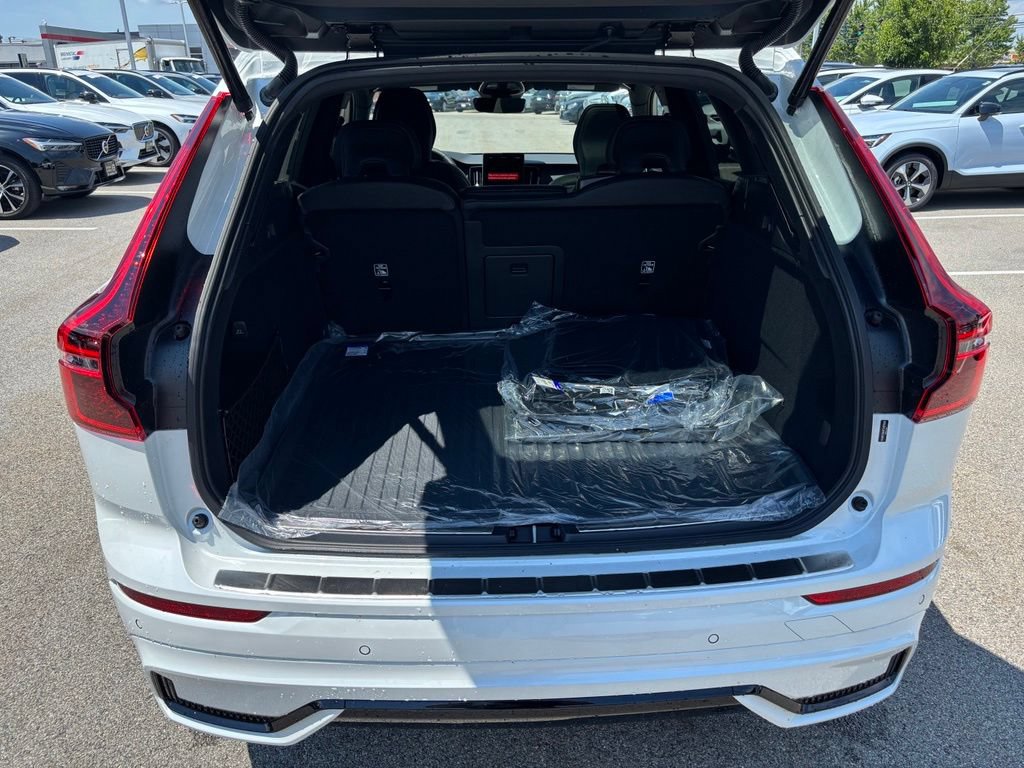 New 2026 Volvo XC60 B5 Ultra w/ Climate Package AWD/4WD image 17