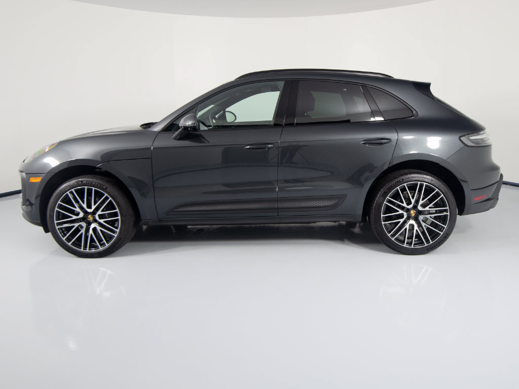 Certified 2026 Porsche Macan AWD/4WD image 2