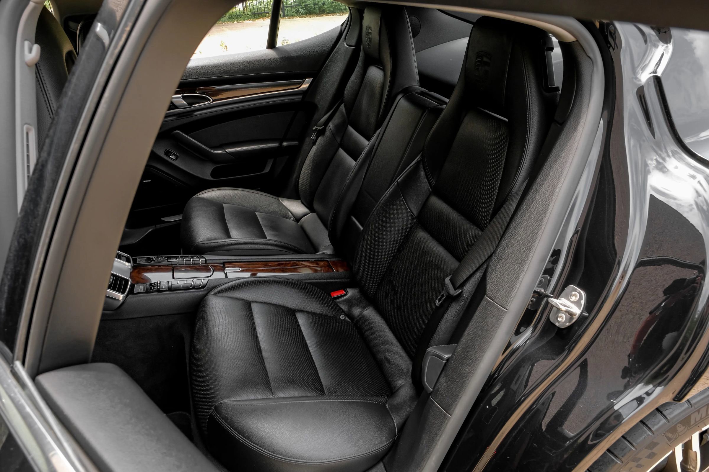 Used 2015 Porsche Panamera S RWD image 40