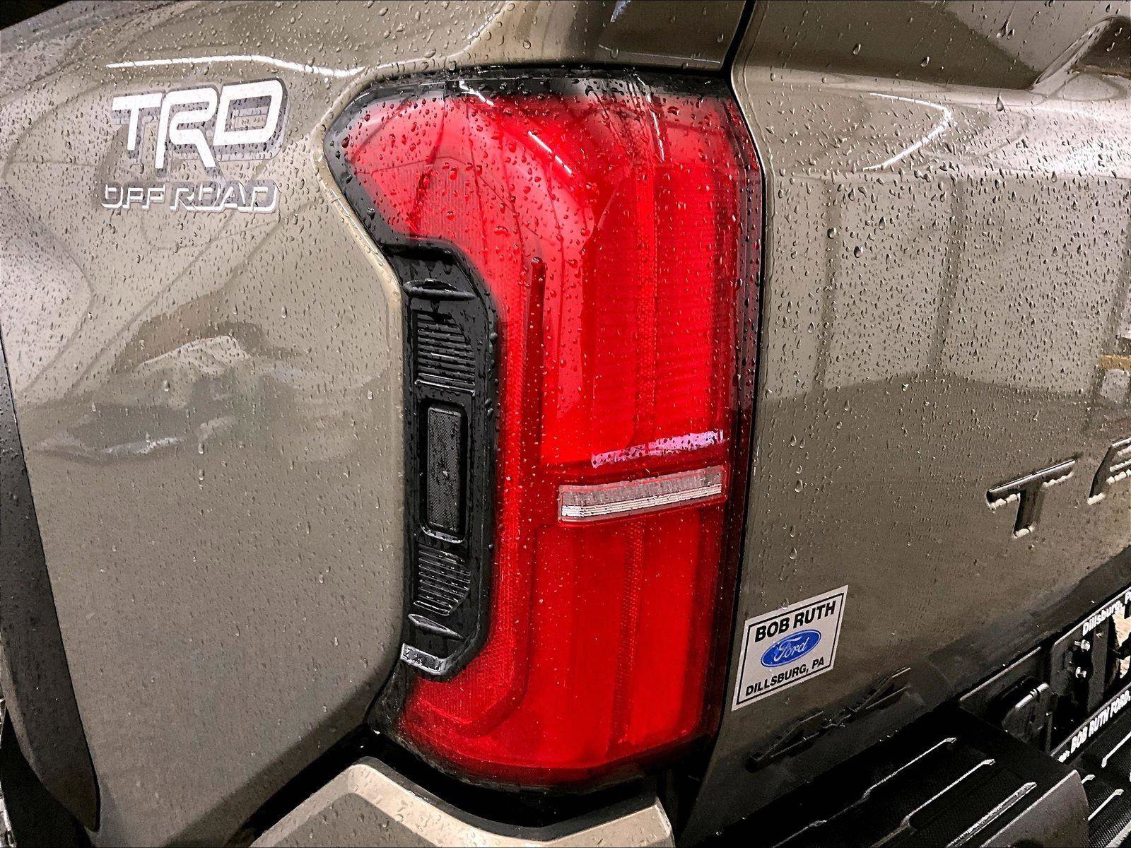 Used 2024 Toyota Tacoma TRD Off-Road w/ TRD Off Road Premium Package AWD/4WD image 28