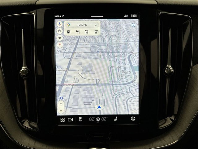 Used 2025 Volvo XC60 B5 Plus image 18