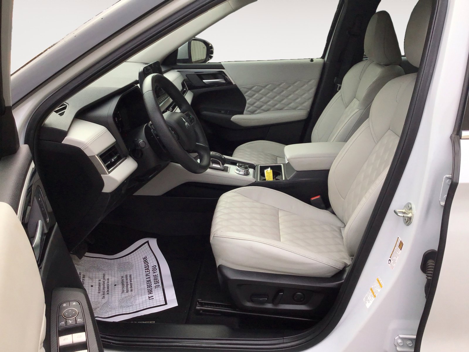 Used 2023 Mitsubishi Outlander SEL FWD image 23