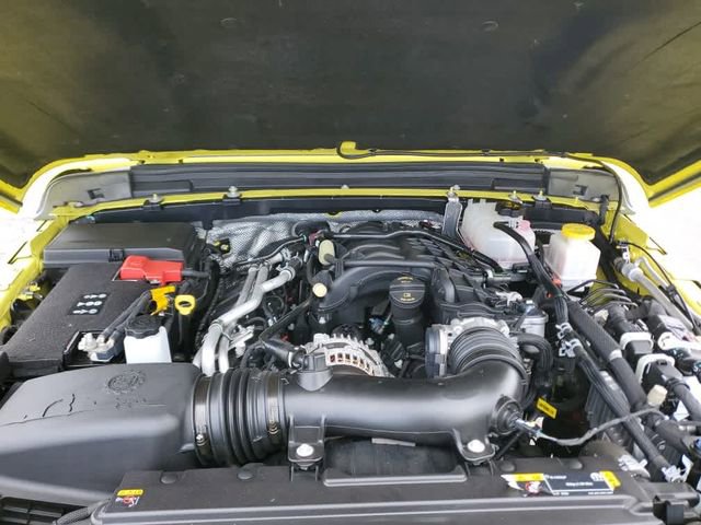 Used 2024 Jeep Gladiator Rubicon AWD/4WD image 11