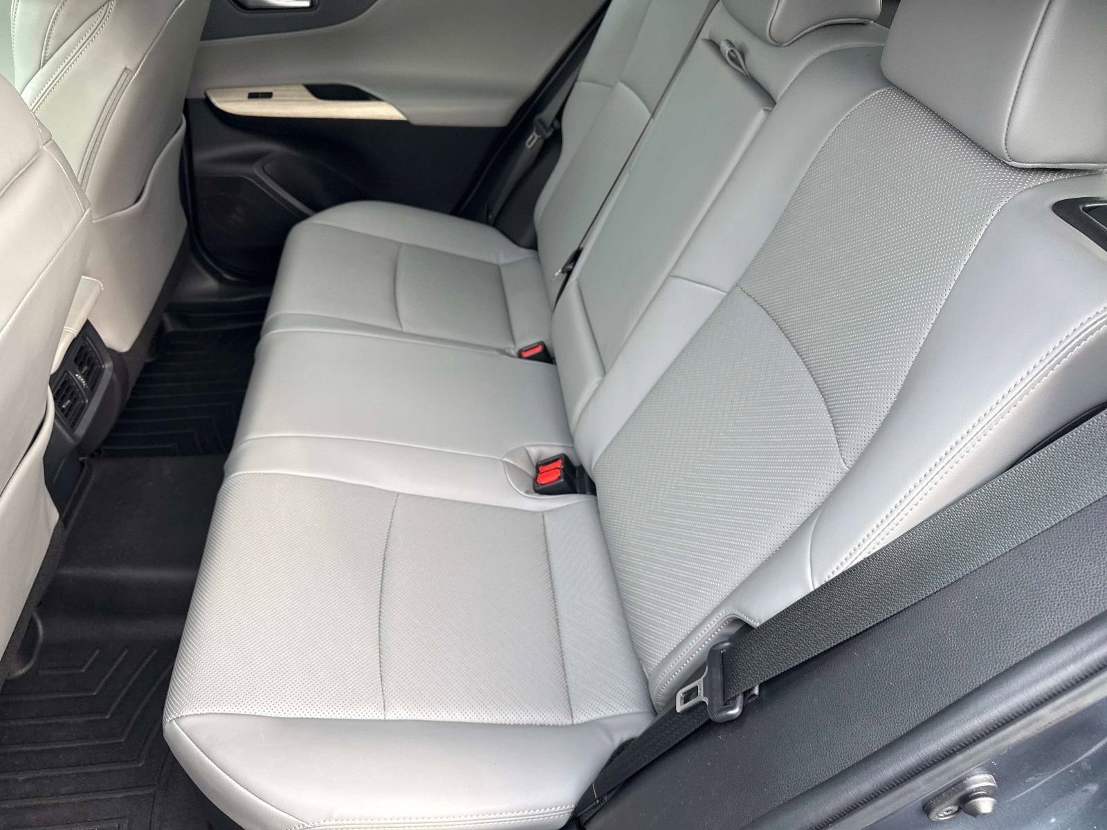 Used 2021 Toyota Venza Limited image 12