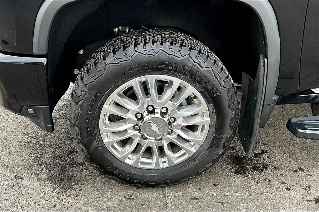 Used 2020 Chevrolet Silverado 3500 High Country w/ Z71 Off-Road Package image 9