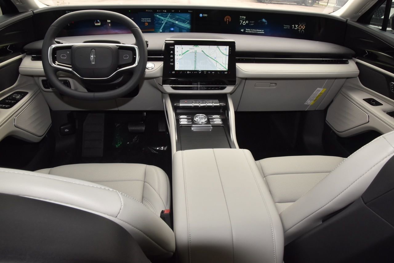 New 2026 Lincoln Nautilus Premier AWD/4WD image 23