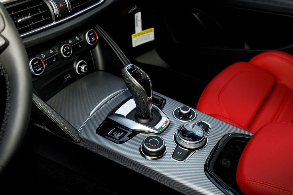 New 2025 Alfa Romeo Stelvio Sprint image 19