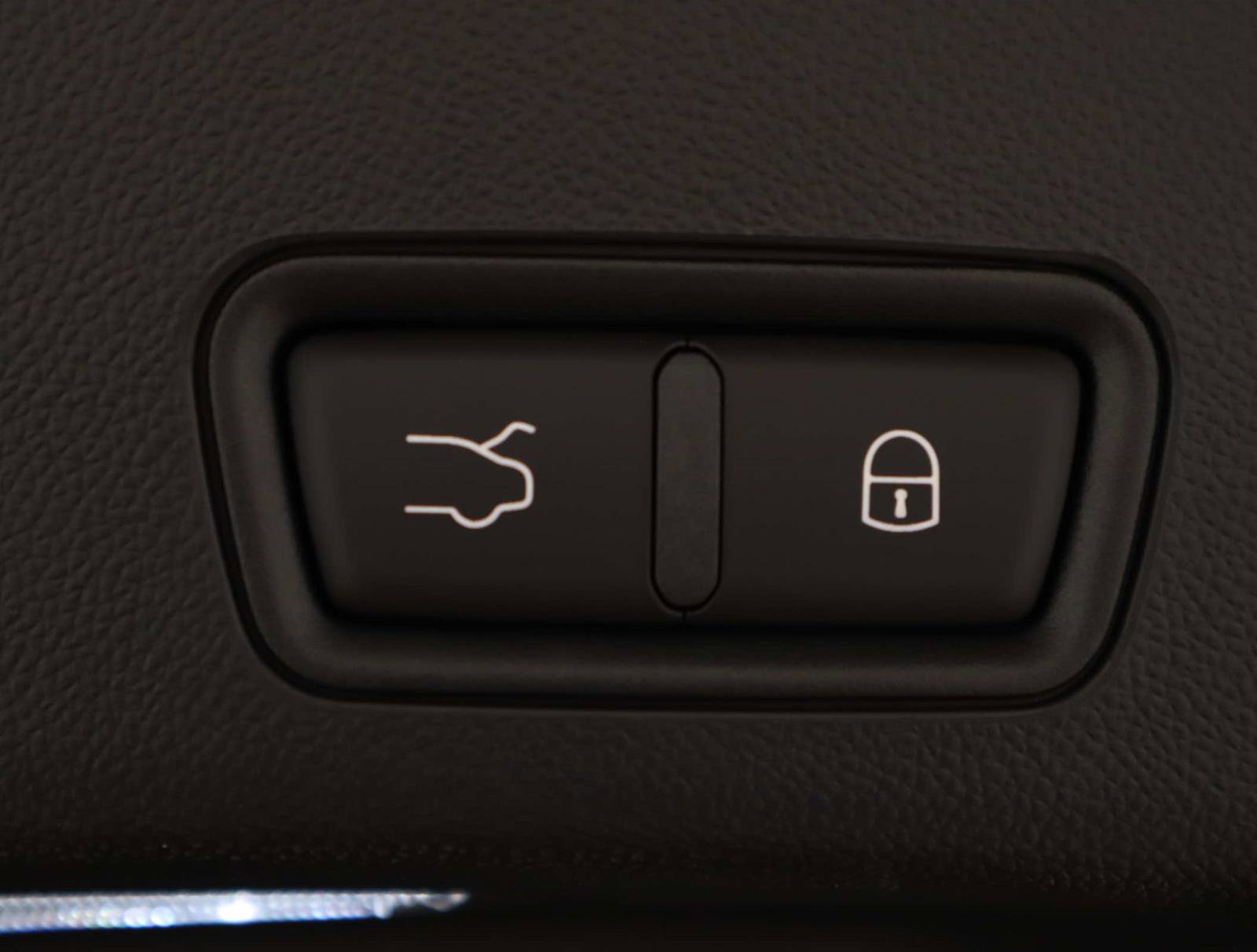 New 2025 Maserati Grecale Modena image 12