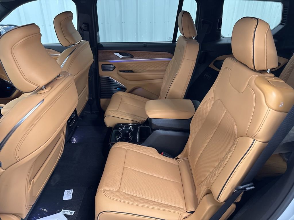 Used 2025 Jeep Grand Cherokee L Summit w/ Advanced Protech Group IV AWD/4WD image 16
