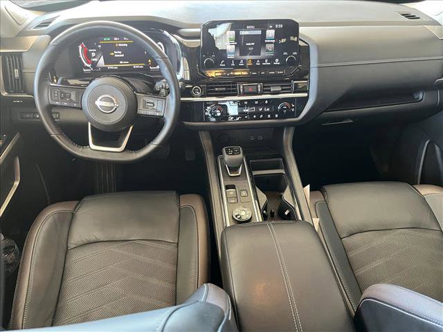 Used 2023 Nissan Pathfinder Platinum image 12