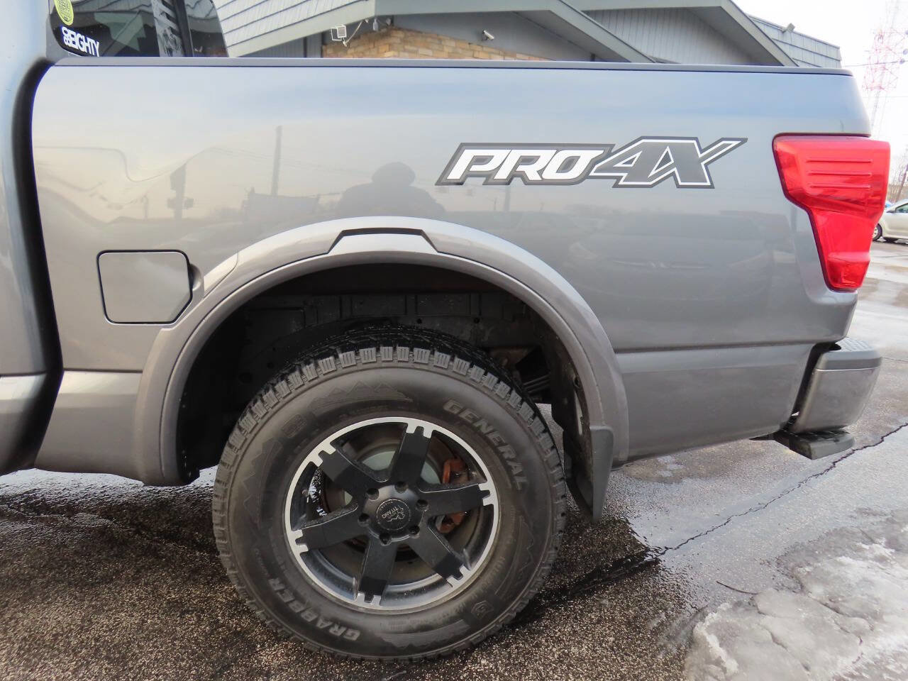 Used 2017 Nissan Titan PRO-4X image 42