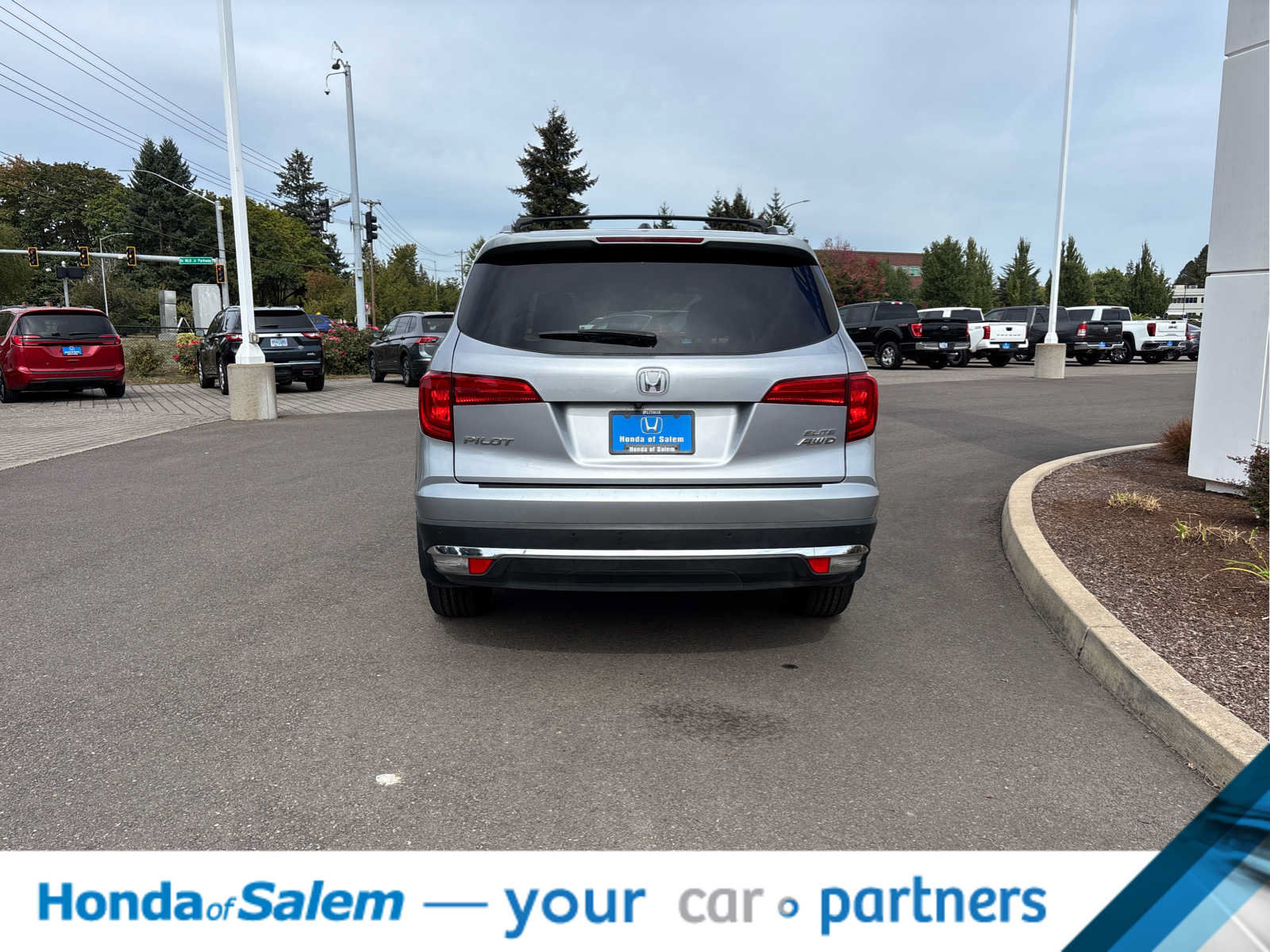 Used 2017 Honda Pilot Elite image 5