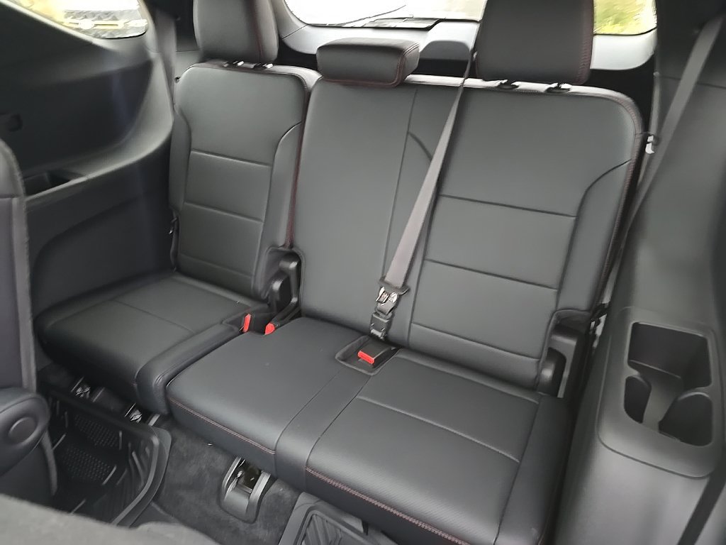 Used 2026 Chevrolet Traverse RS AWD/4WD image 15