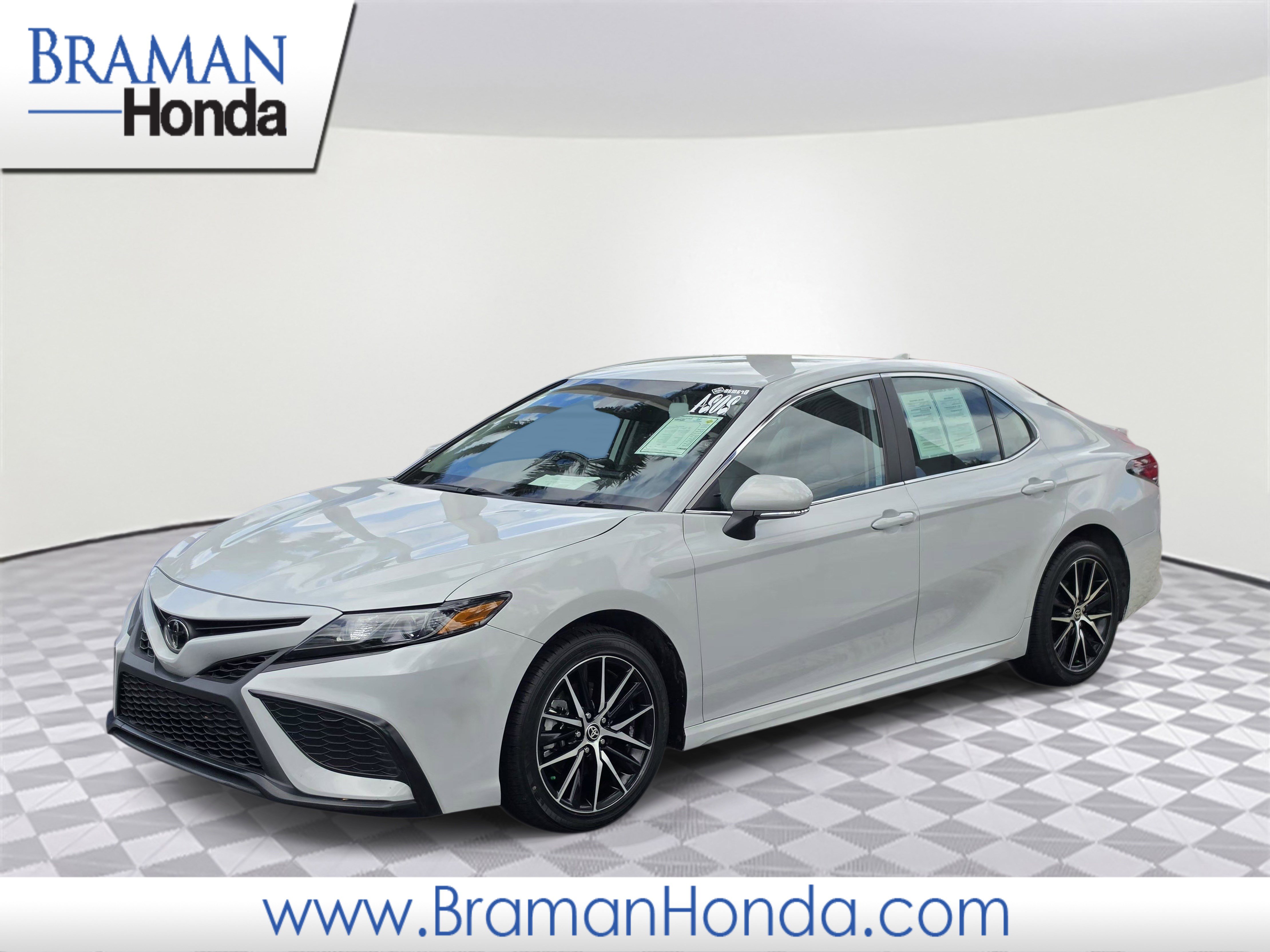 Used 2024 Toyota Camry SE