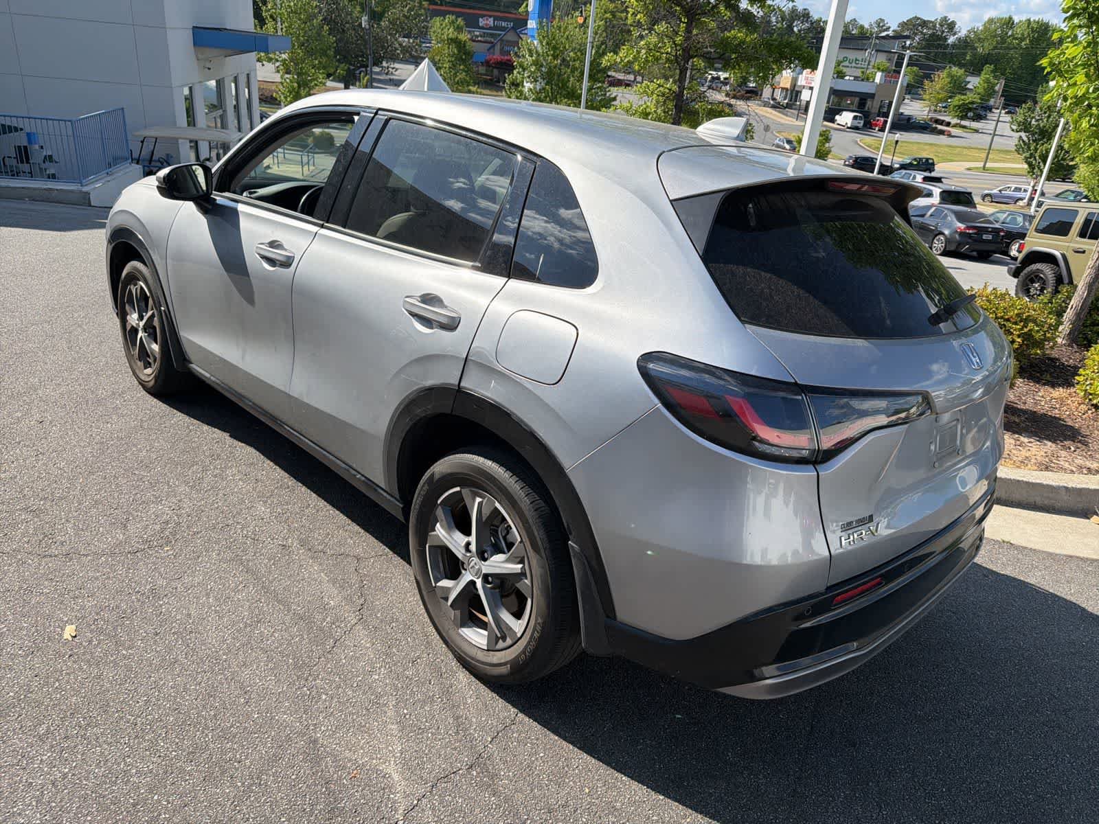 Used 2023 Honda HR-V EX-L image 8
