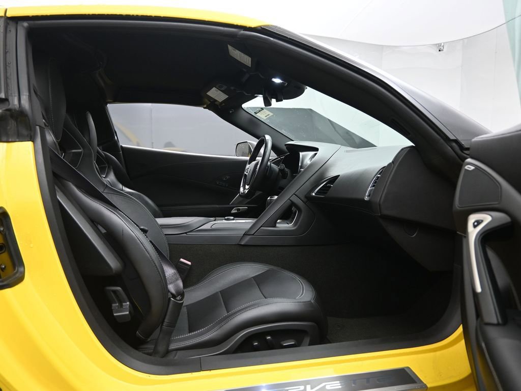 Used 2016 Chevrolet Corvette Z06 w/ Z07 Performance Package RWD image 23