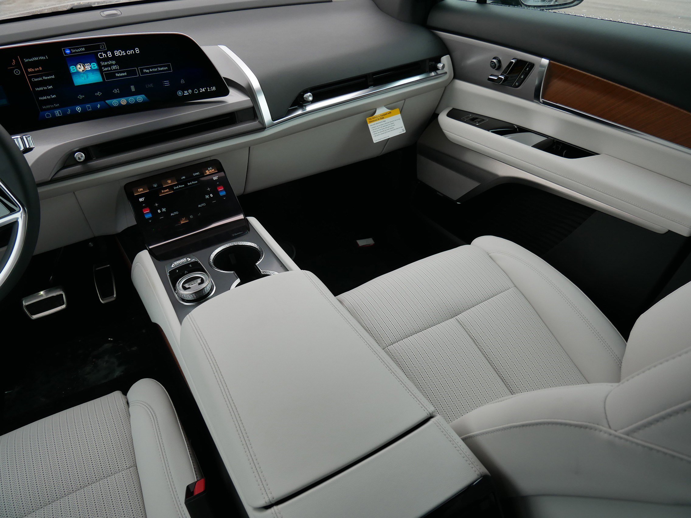 New 2026 Cadillac Vistiq Sport image 9