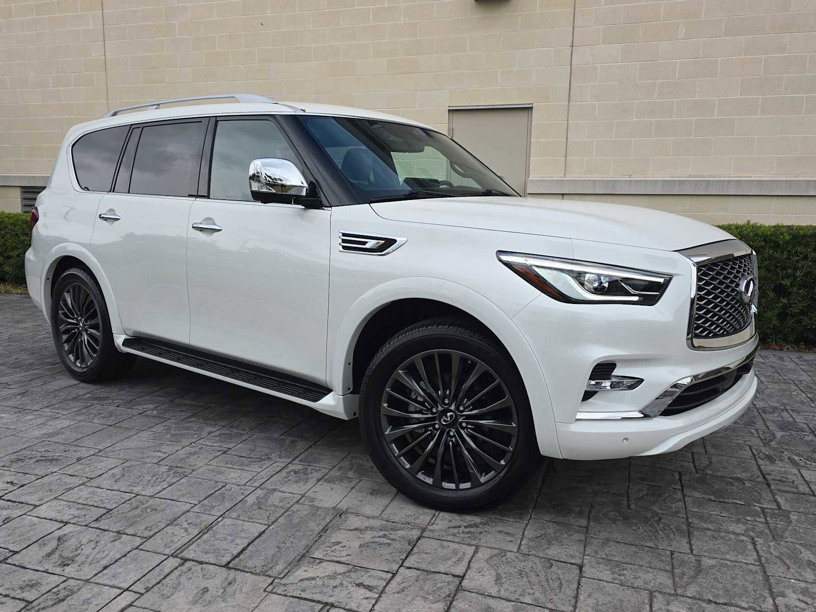 Certified 2024 INFINITI QX80 Sensory w/ Cargo Package AWD/4WD image 32