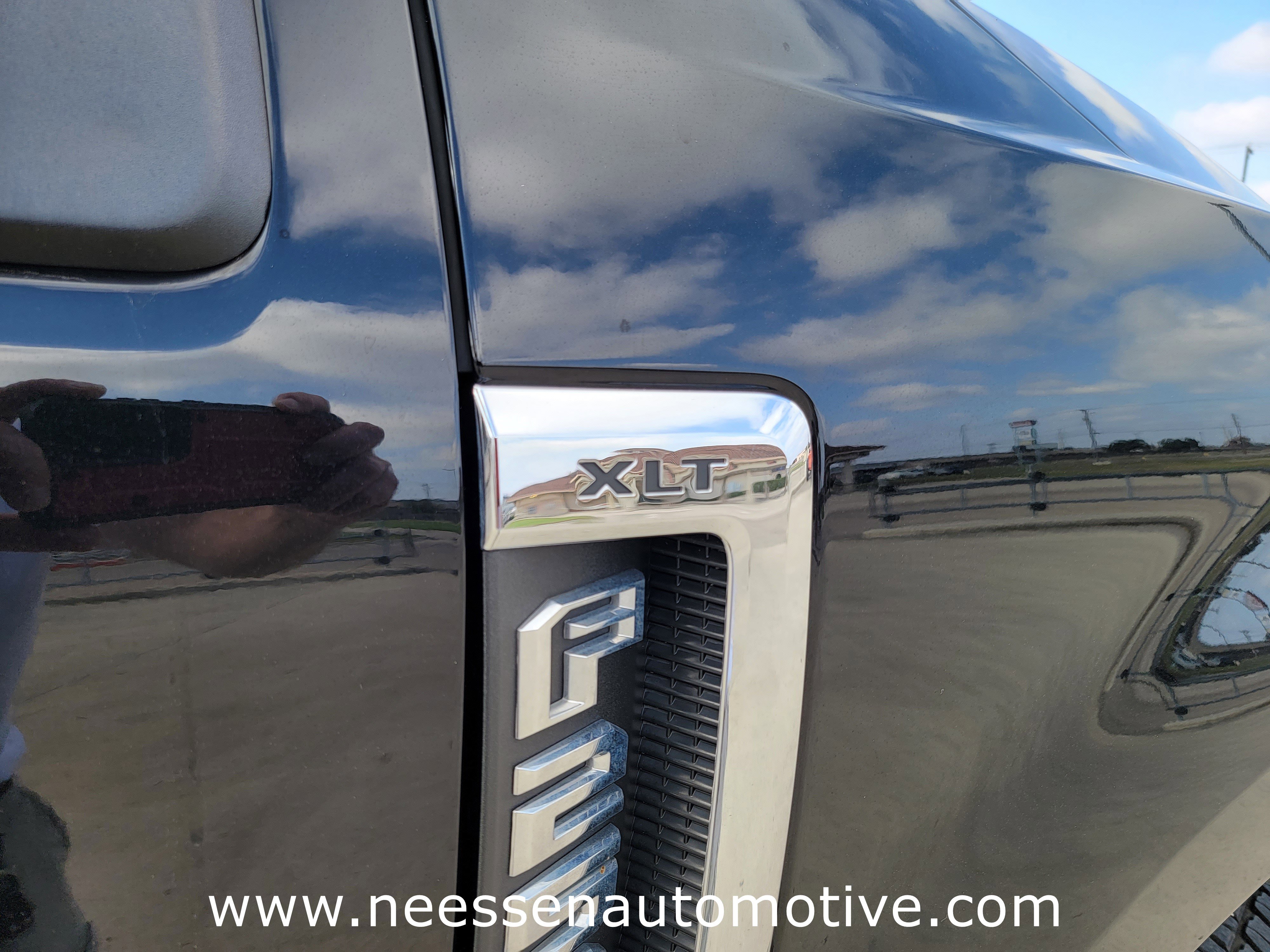 Used 2022 Ford F250 XLT w/ Black Appearance Package image 10