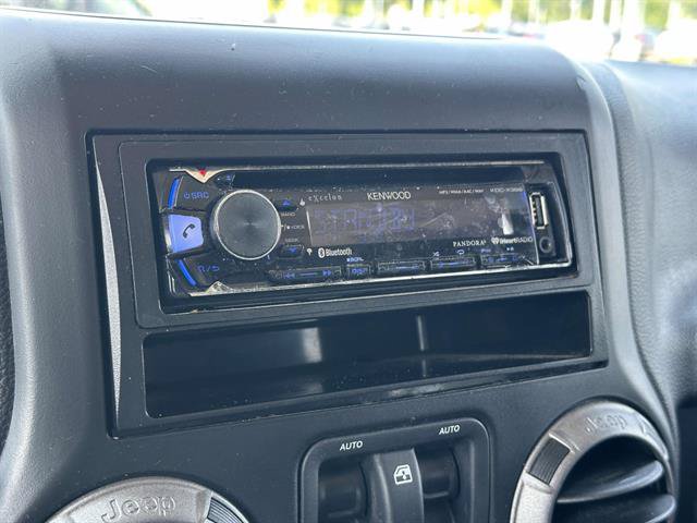 Used 2013 Jeep Wrangler Sport AWD/4WD image 16