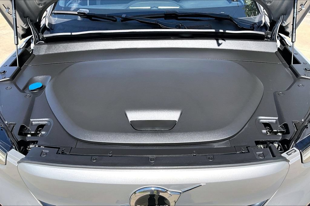 Certified 2023 Volvo C40 P8 Recharge Ultimate w/ Protection Package Premier AWD/4WD image 11