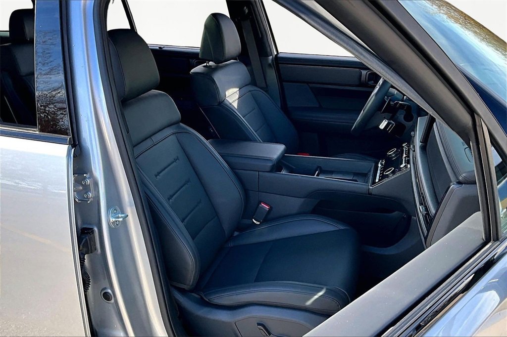 Used 2025 Hyundai Santa Fe Calligraphy image 7