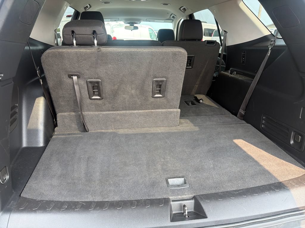 Used 2020 Chevrolet Traverse LS w/ LPO, Floor Liner Package FWD image 27