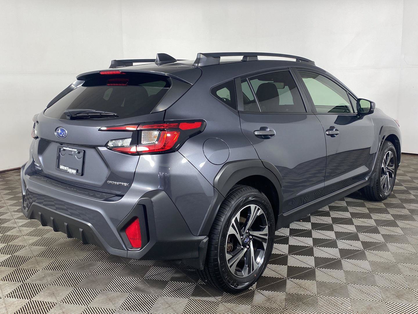 Used 2024 Subaru Crosstrek 2.0i Premium AWD/4WD image 5