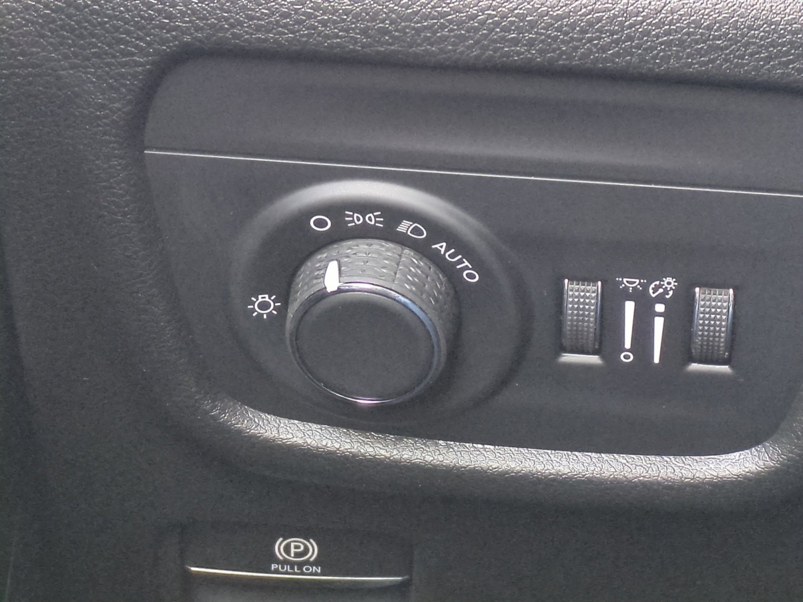 New 2025 Jeep Grand Cherokee Laredo w/ Luxury Tech Group I image 30