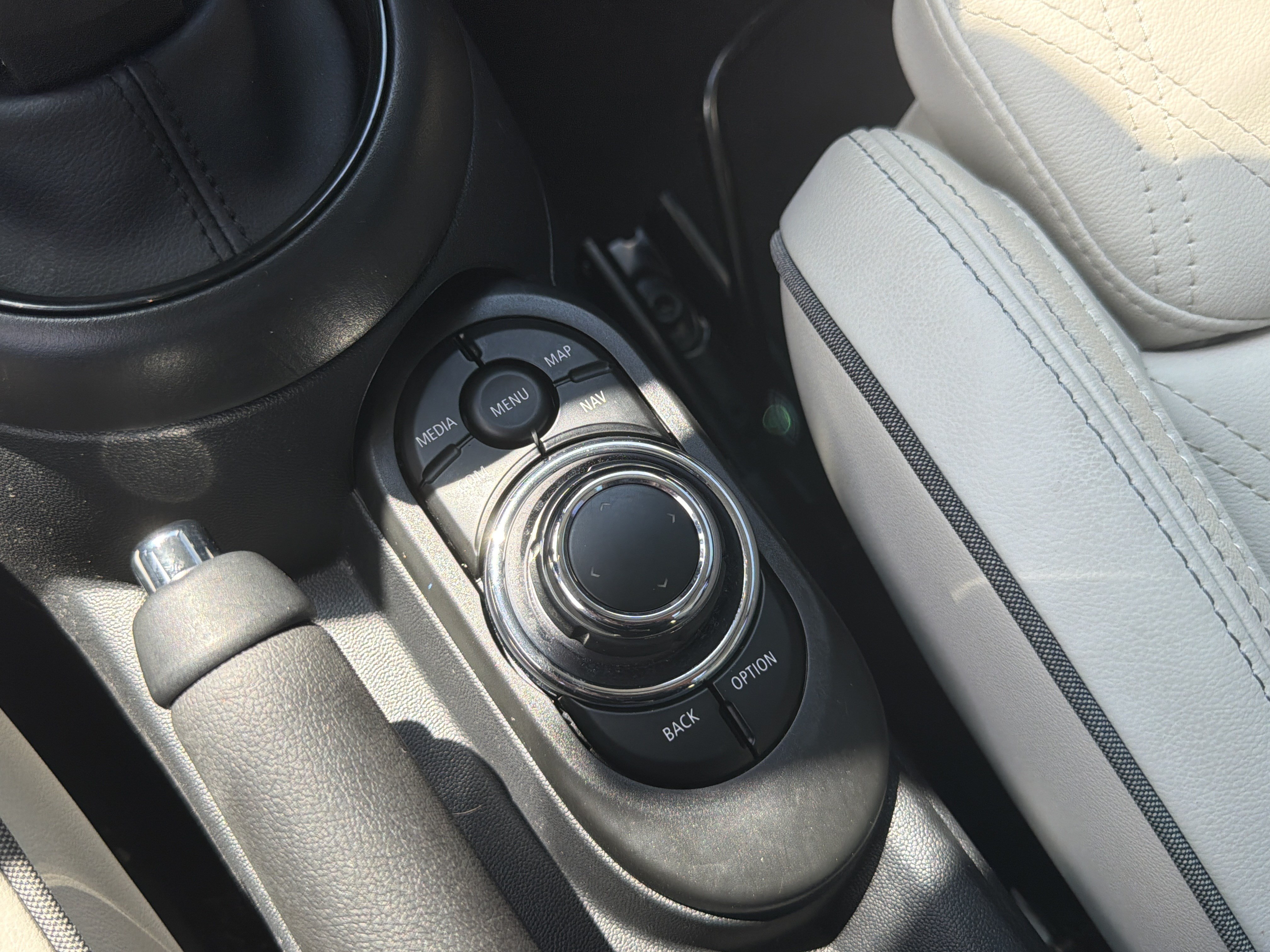 Used 2024 MINI Cooper S w/ Signature Upholstery Package FWD image 37