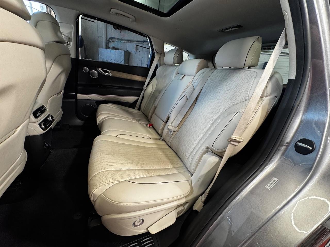 Used 2022 Genesis GV80 2.5T w/ Prestige Package 04 image 12