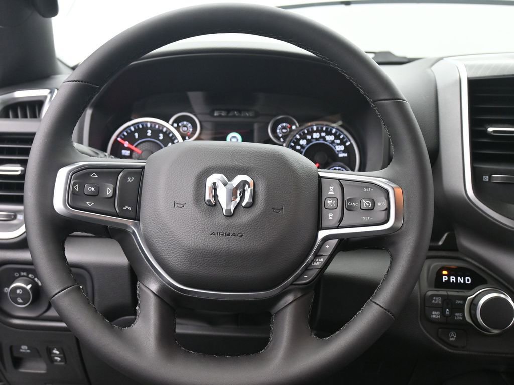 New 2026 RAM 1500 4x4 Crew Cab image 31