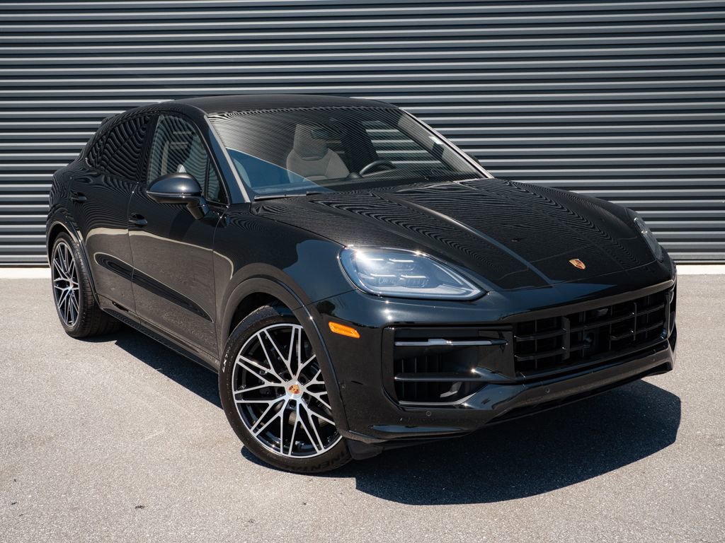Used 2025 Porsche Cayenne GTS image 27