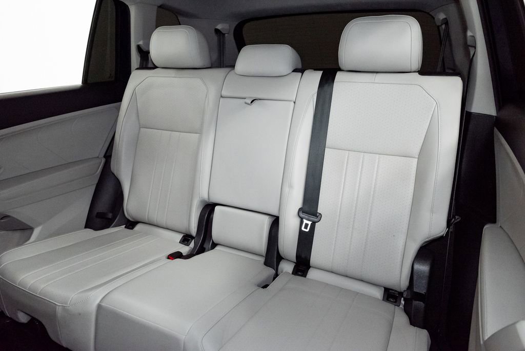 Used 2023 Volkswagen Tiguan SE image 22