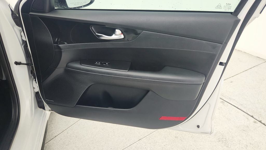 Used 2024 Kia Forte GT-Line w/ GT-Line Premium Package FWD image 32