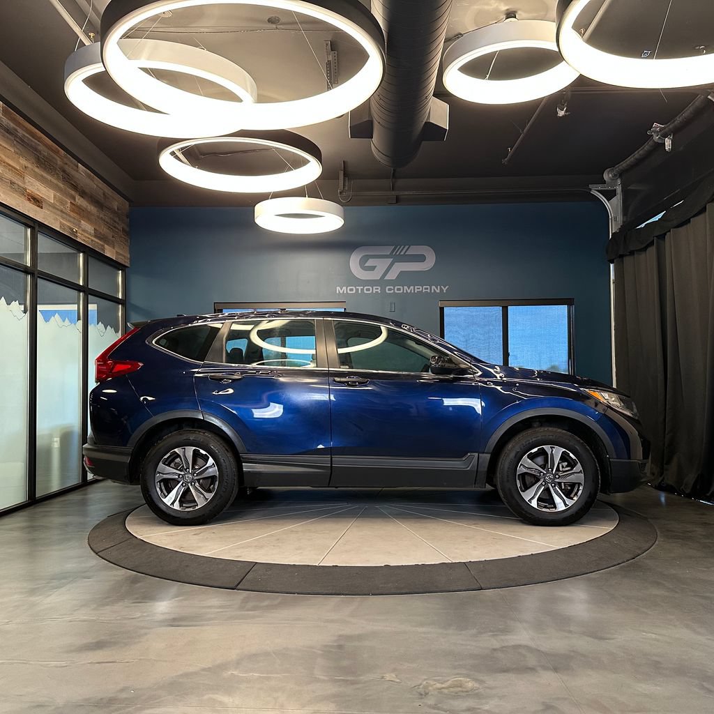 Used 2017 Honda CR-V LX image 2
