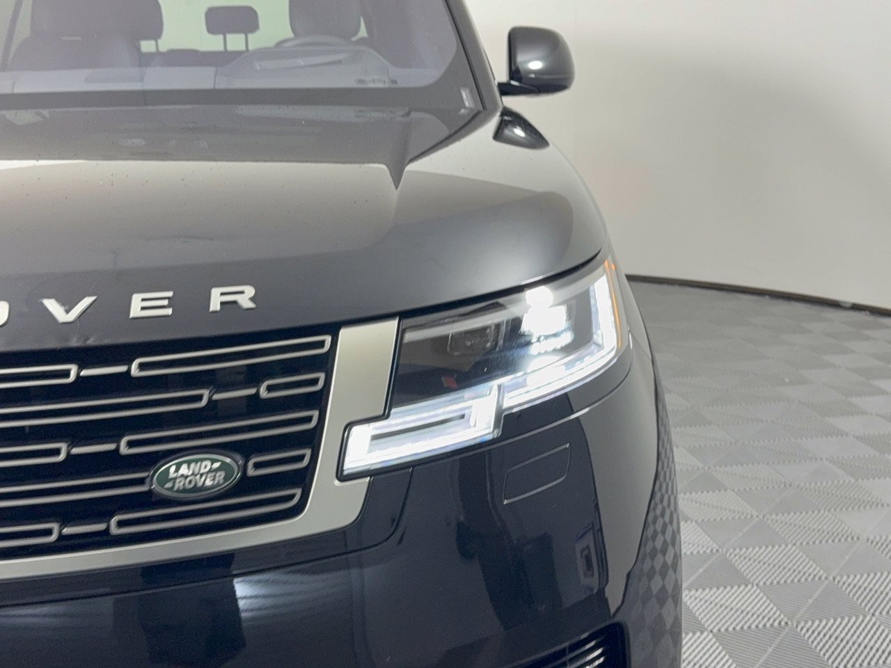 Certified 2023 Land Rover Range Rover SE AWD/4WD image 12