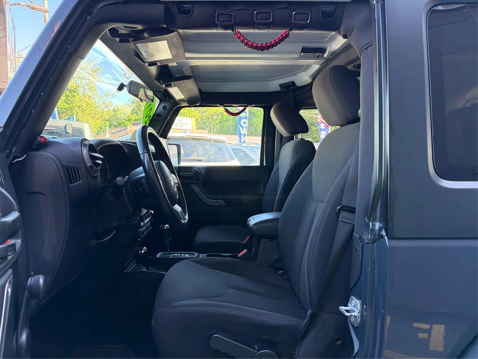 Used 2017 Jeep Wrangler Sport AWD/4WD image 9