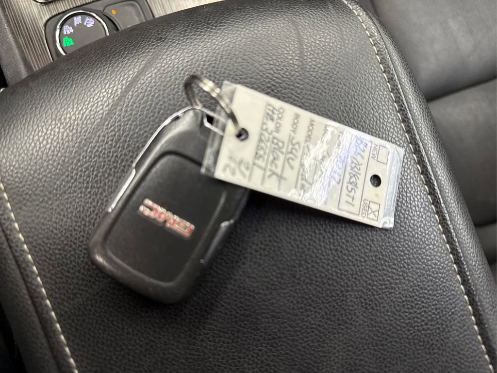 Used 2017 GMC Acadia SLT w/ LPO, Floor Liner Package image 39