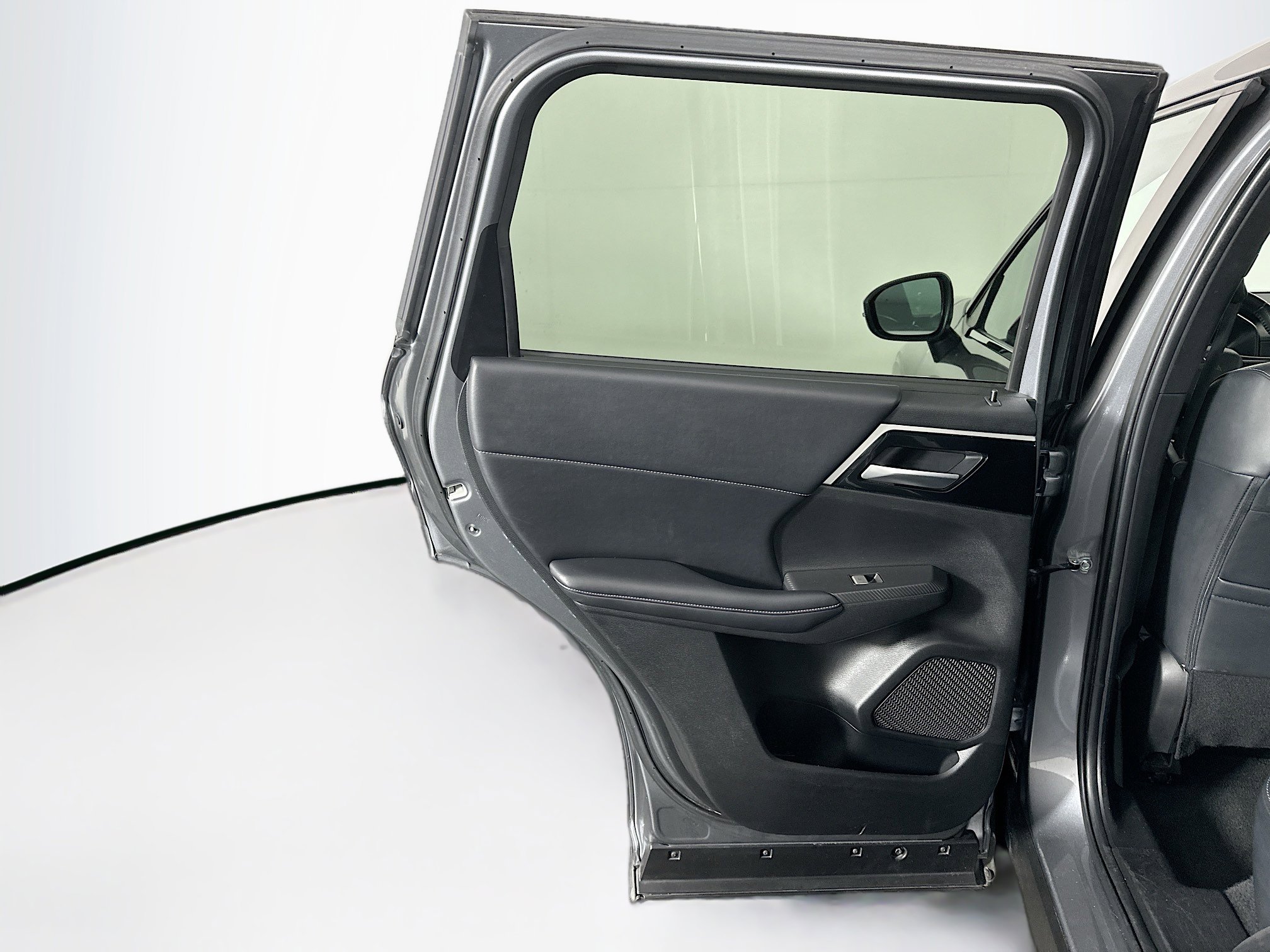 Used 2024 Mitsubishi Outlander SE image 26