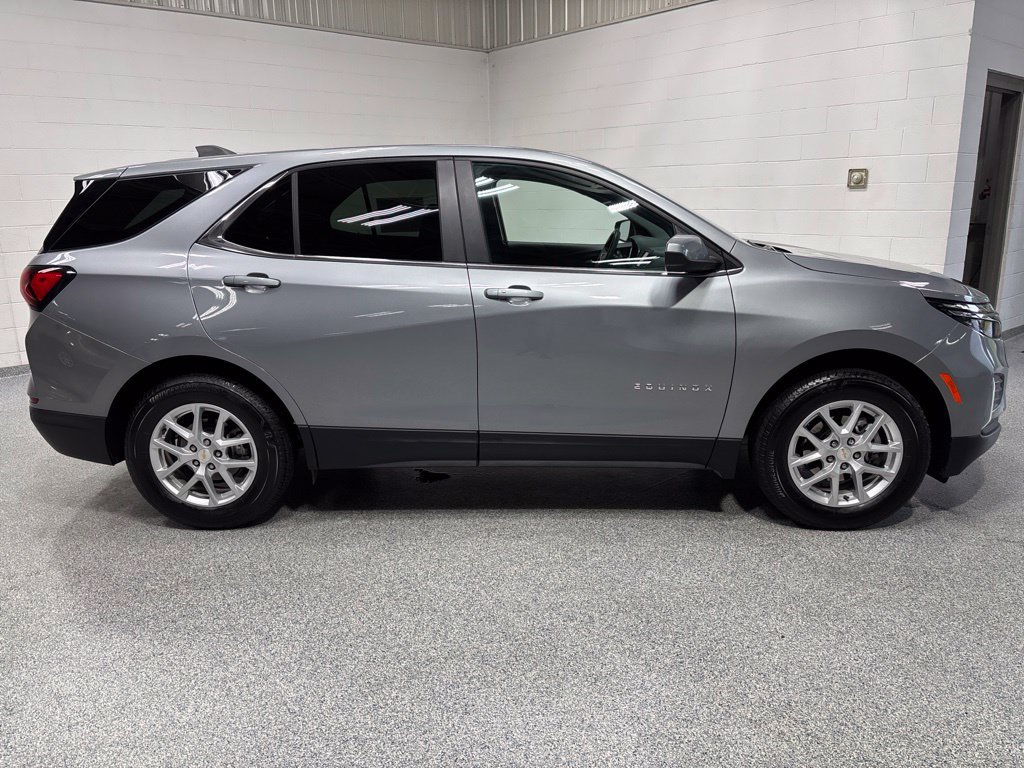 Used 2024 Chevrolet Equinox LT AWD/4WD image 8
