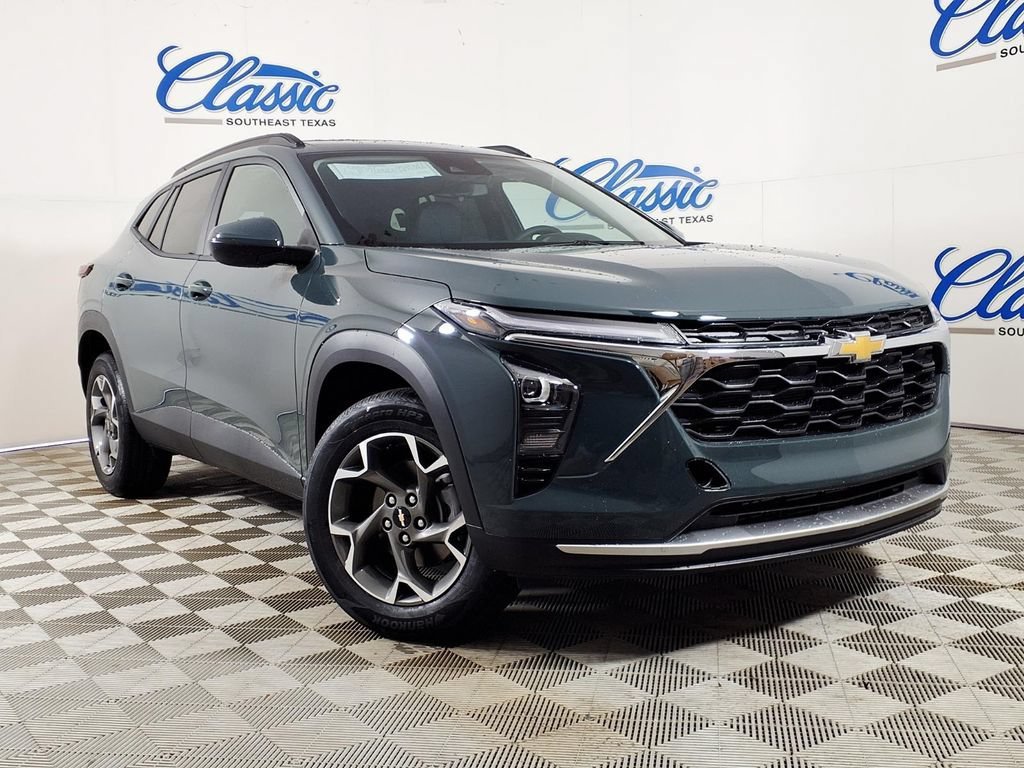 New 2026 Chevrolet Trax LT w/ Sunroof Package